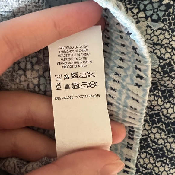 🔷PRIMARK: Women’s size 8, blue patterned flowy pants w/tie, barely worn🔷 - Picture 3 of 10